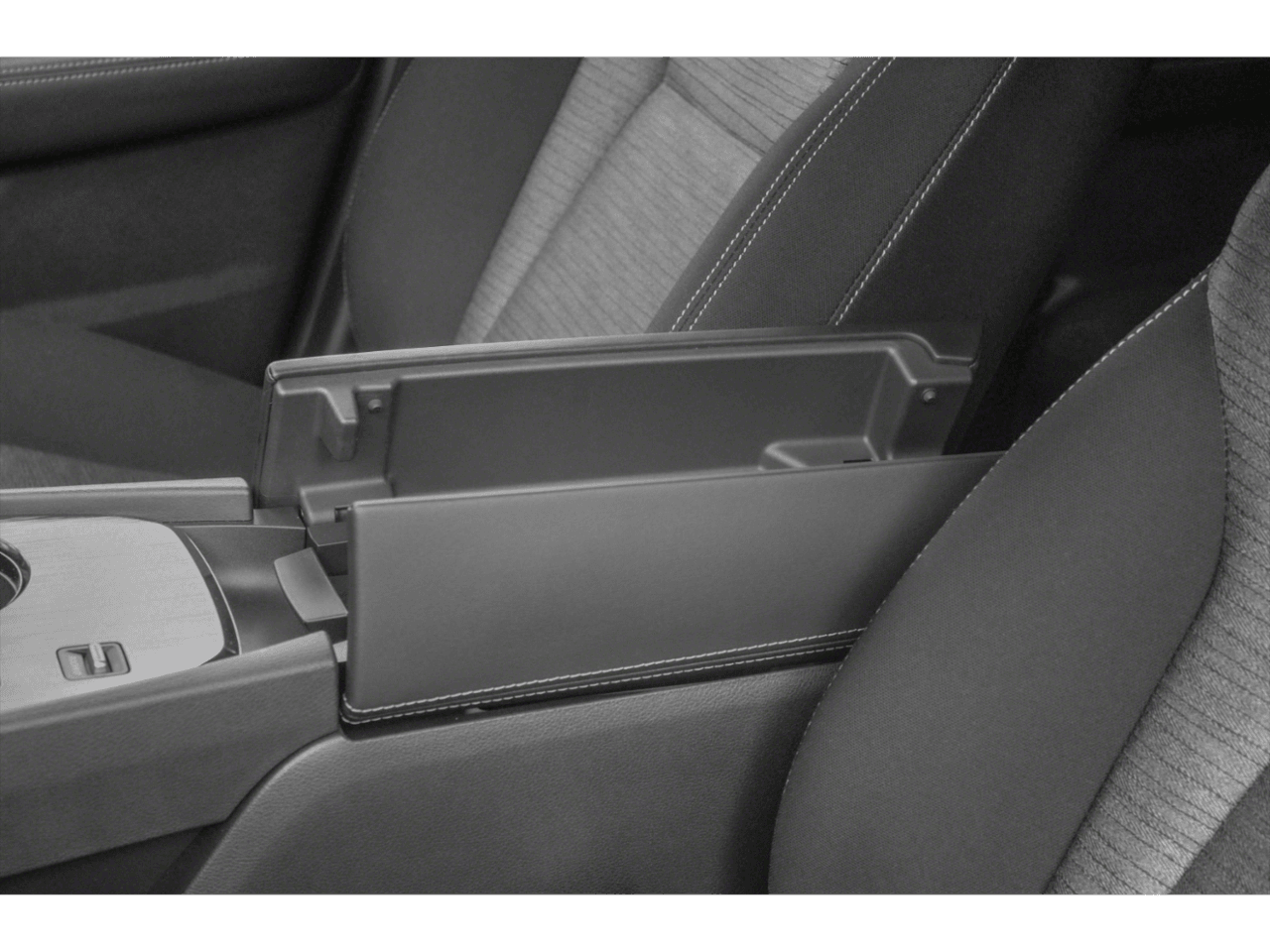 2023 Nissan Rogue FWD - Interior Center Storage Console