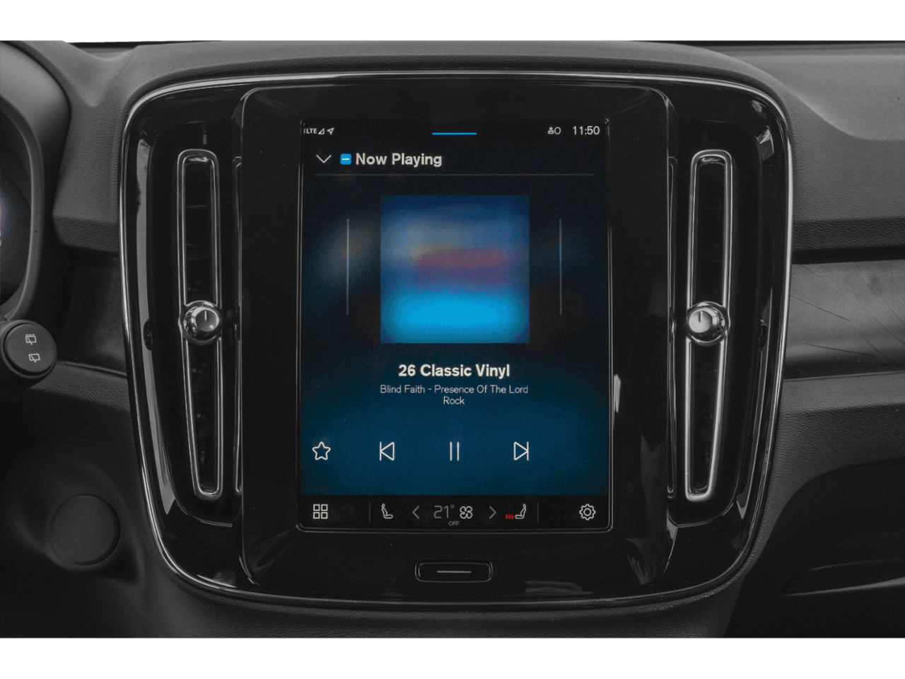 2025 Volvo EX40 Core - Interior Stereo System