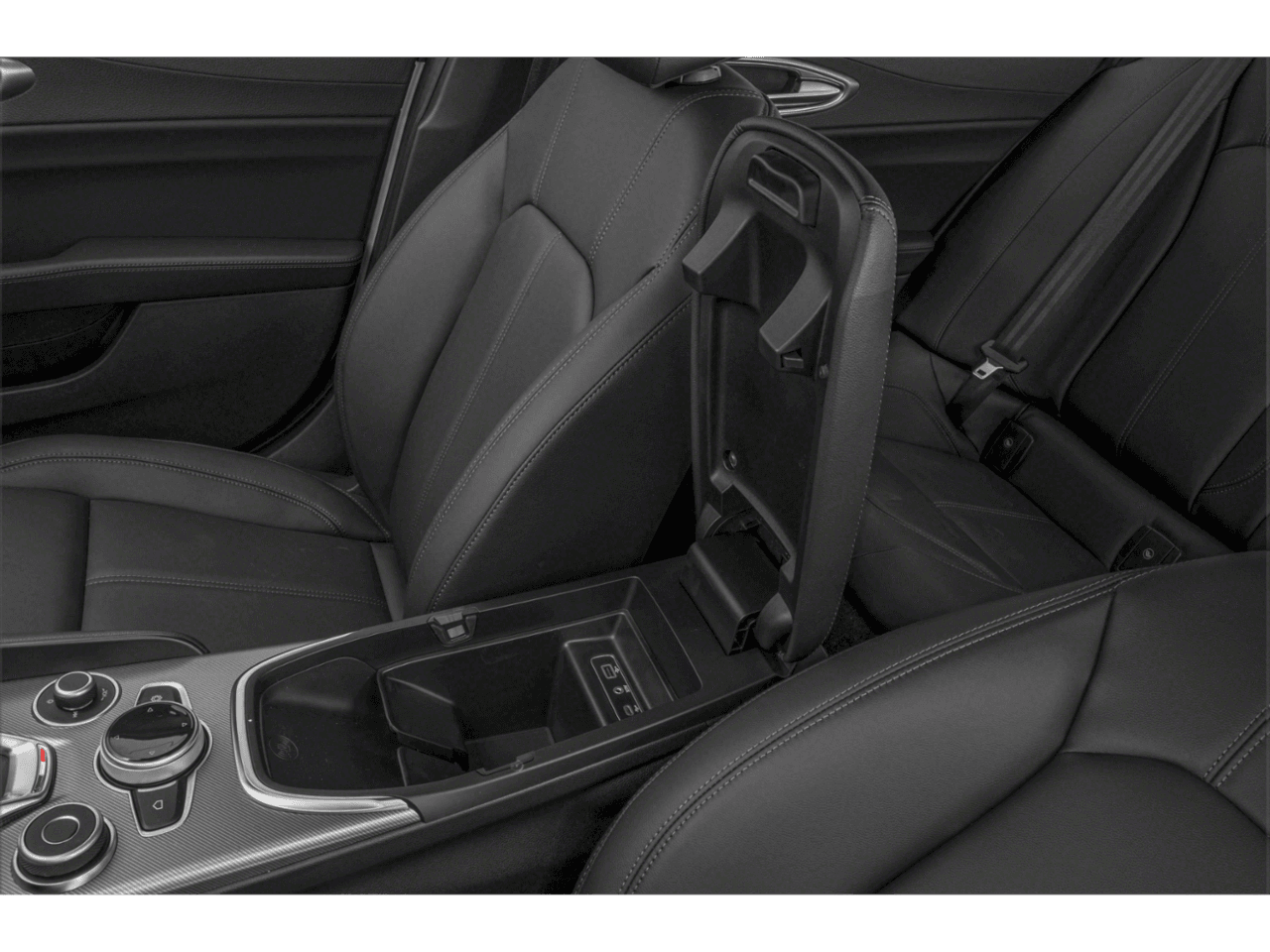 2025 Alfa Romeo Giulia Special Edition - Interior Center Storage Console