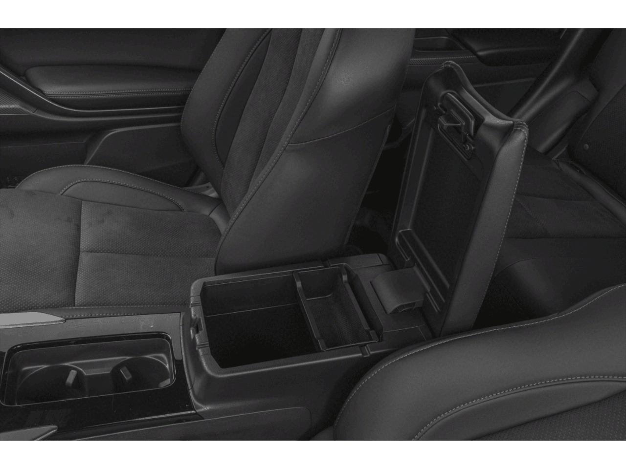 2025 Mitsubishi Eclipse Cross Black Edition - Interior Center Storage Console