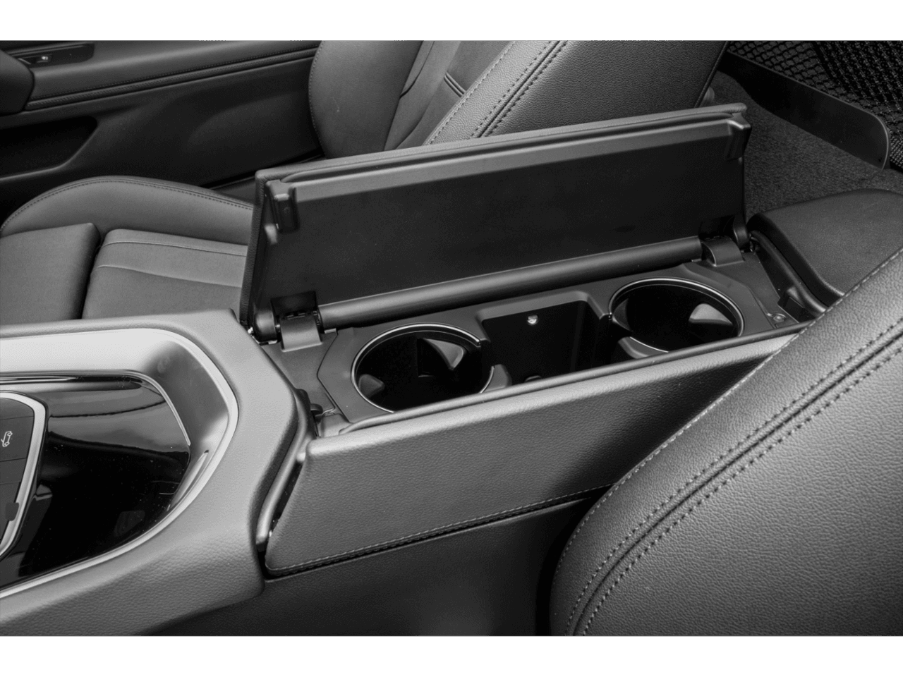 2026 BMW Z4 sDrive30i - Interior Center Storage Console