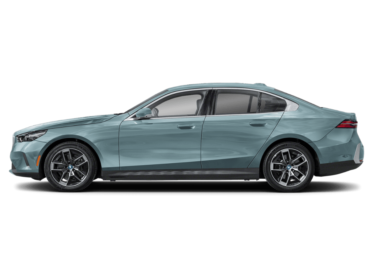 2026 BMW i5 eDrive40 - Profile, facing to the left