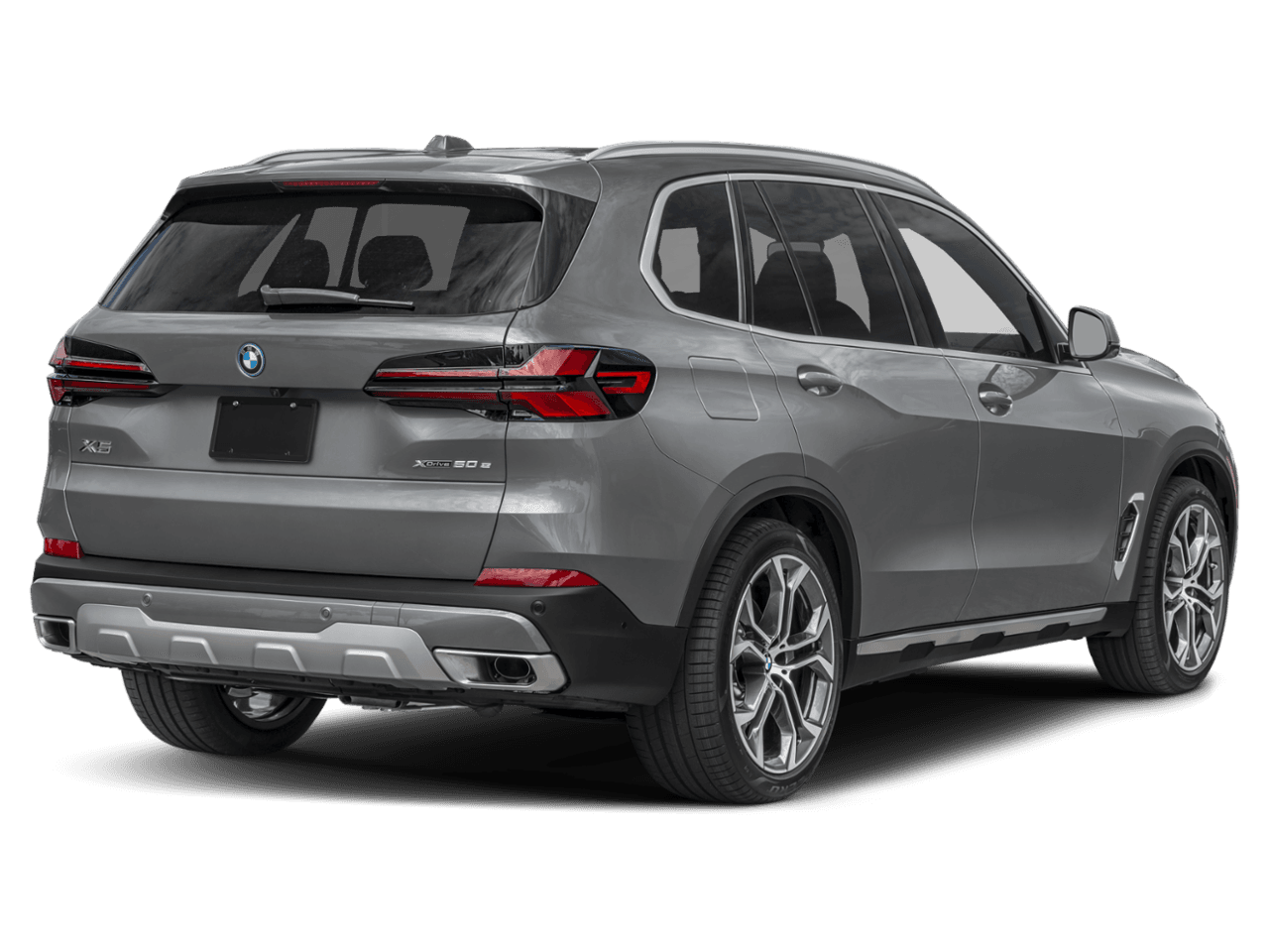 2026 BMW X5 xDrive50e - Rear 3/4, facing to the right